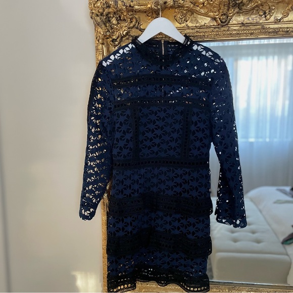 Few Moda Lace Dress - Picture 4 of 9